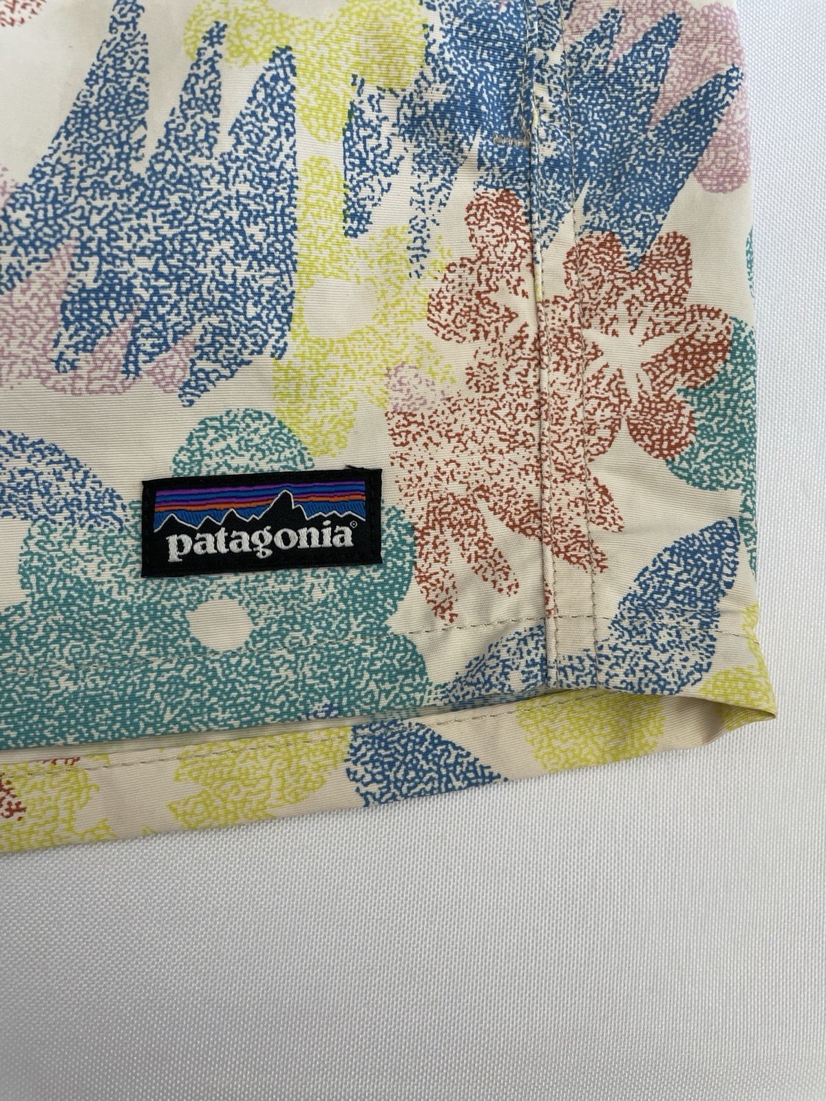 Patagonia Baggies 4″ Shorts Girl’s Size L/12 Channeling Spring SP24 Water
