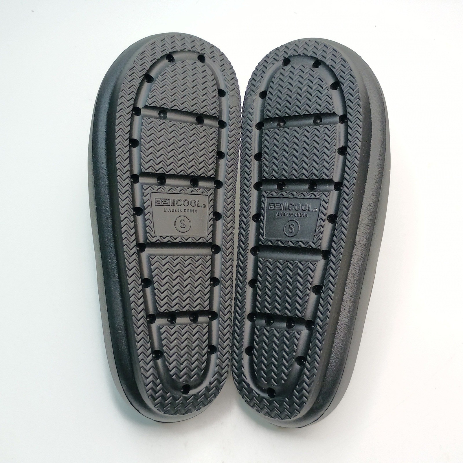 32 Degrees Cushion Slide Women Size 6-7 Black Ultra Soft EVA Foam Sandals