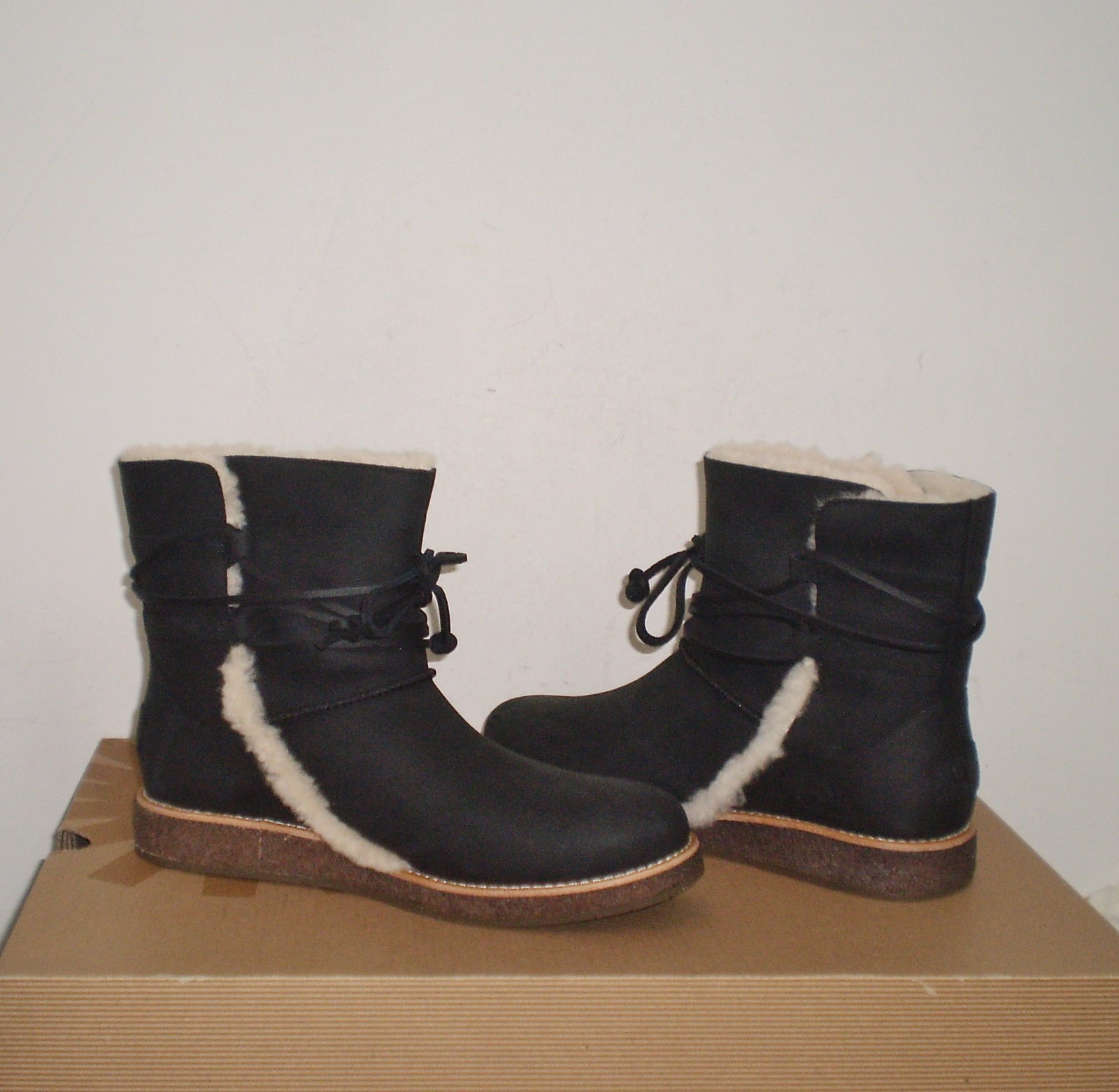 UGG Women’s LUISA Water-Resistant Leather BOOT 7US Black NWOB $185 MSRP