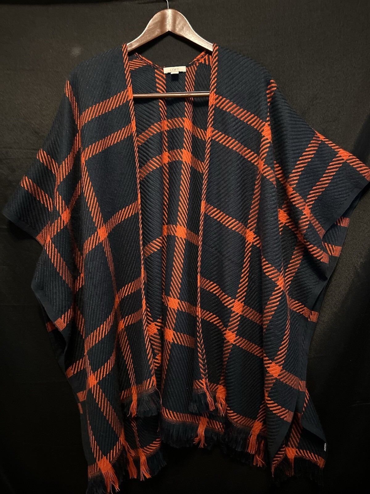 Ann Taylor Loft Plaid Wrap Poncho Size M/L Fringe Black Red