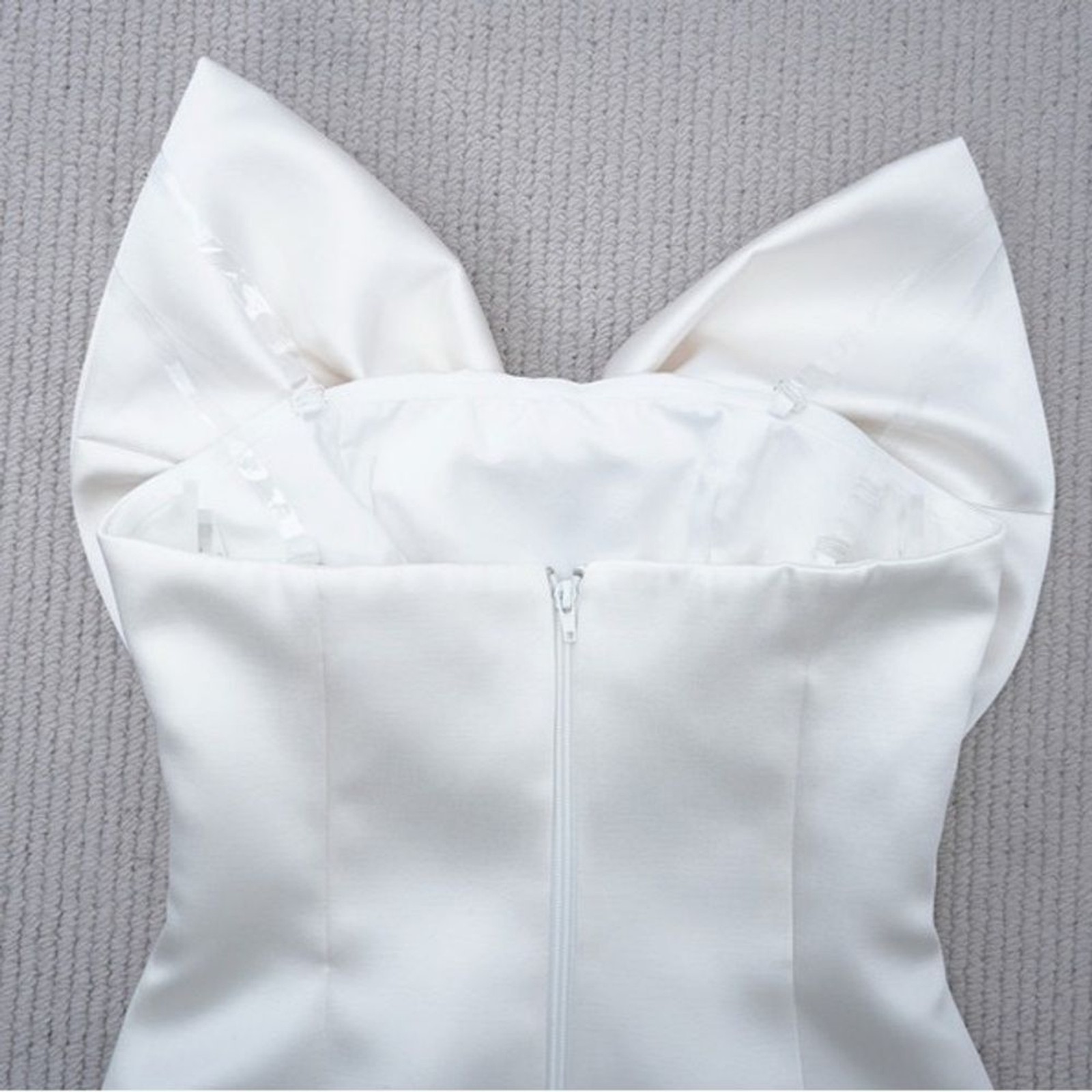 NWOT‎ Bronx and Banco Evie Bow Satin Elegant white Mini bridal Dress, XS