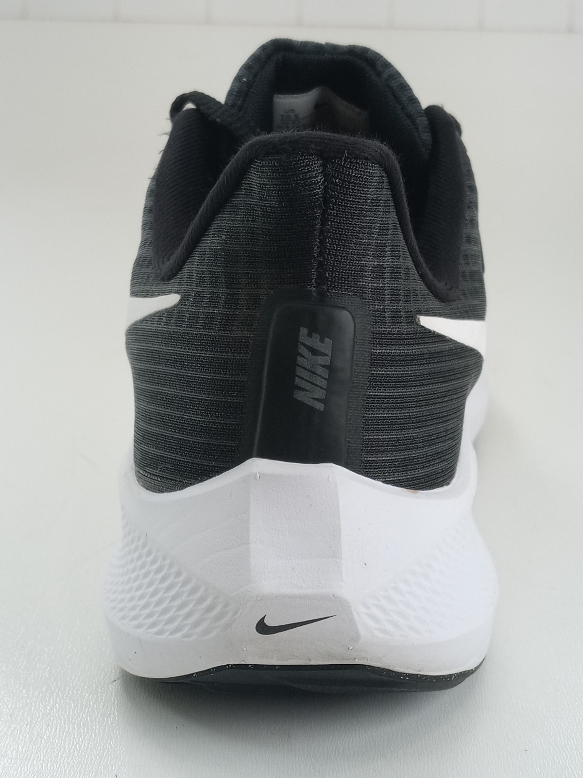 Nike Air Zoom Pegasus 39 Men Black White Running Shoe Sneaker DH4071-001 Sz 10.5
