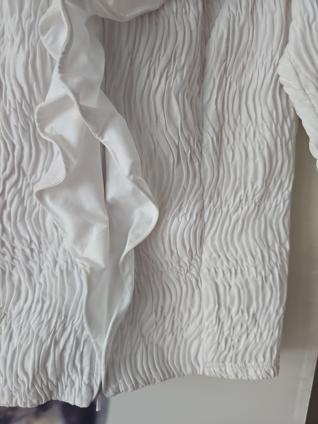SAMUEL DONG Victorian Ruffle Trim Texured White Zipper Blouse 3/4 Sleeve Cuff L