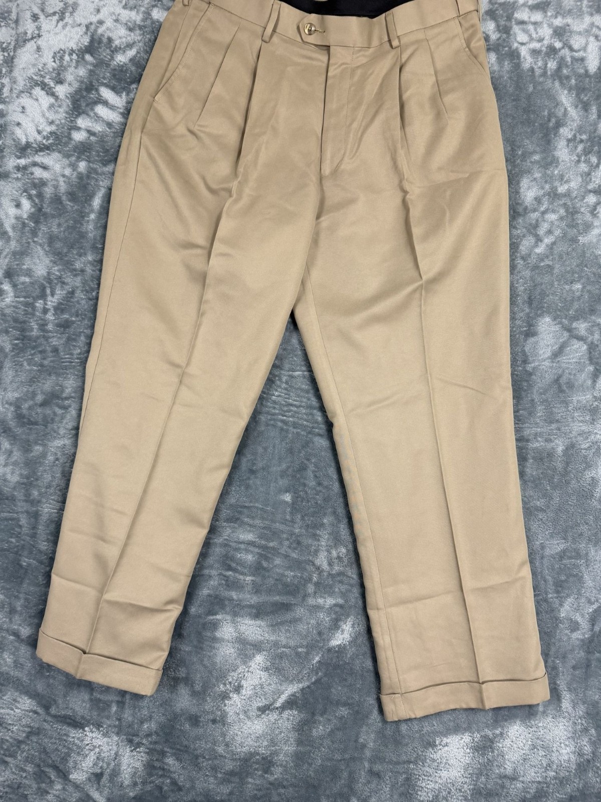 Savane Mens Pleated Khaki Pants Comfort Waist 36X30L Microfiber NWT