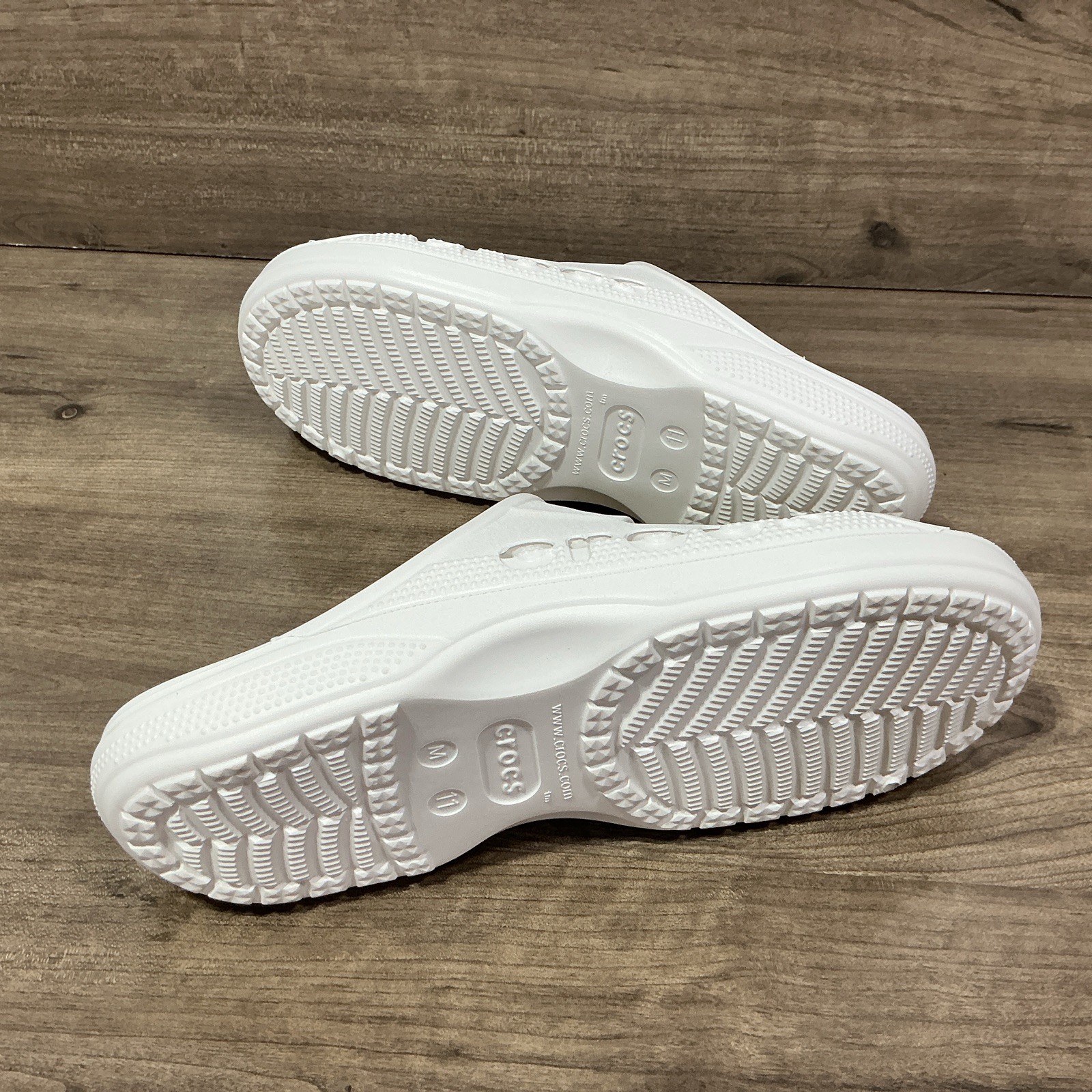NEW Crocs Baya Sandals Flip Flop Mens White Size 11 Ventilated 207627-100