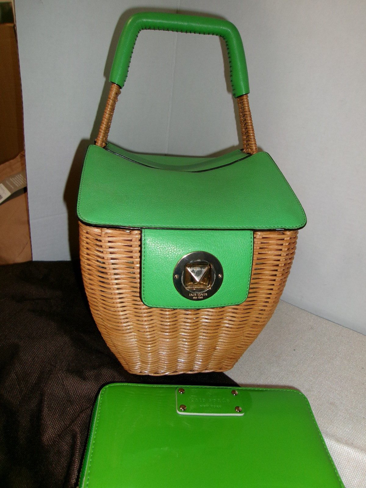 KATE SPADE APPLE GREEN PICNIC BASKET HANDBAG W/ZIP AROUNDD CLUTCH WALLET