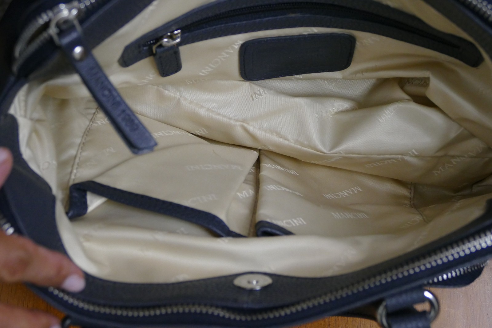 BEAUTIFUL MANCINI ITALIAN LEATHER PURSE HANDBAG SHOULDER BAG 14X8 BARLEY USED