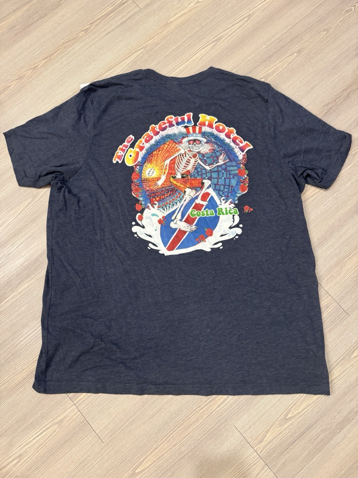 Grateful Hotel t-shirt Skeleton surfing in Costa Rica Size XL