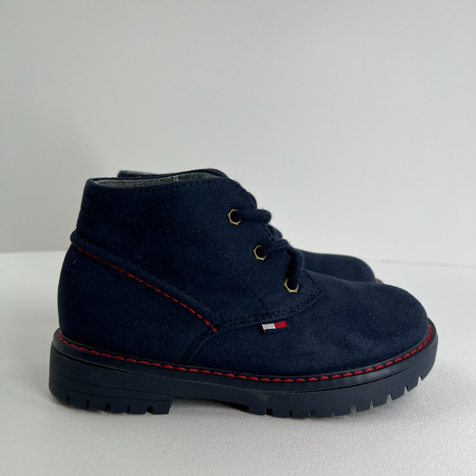 Tommy Hilfiger Bramson Chukka Boots Boy US 11 Suede Lace Up Red Stitch Navy Blue