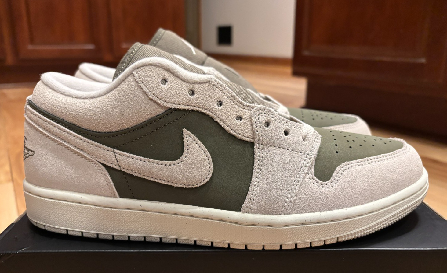 Nike Air Jordan 1 Low SE Medium Olive Light Orewood Brown HV4089 201 Size 8