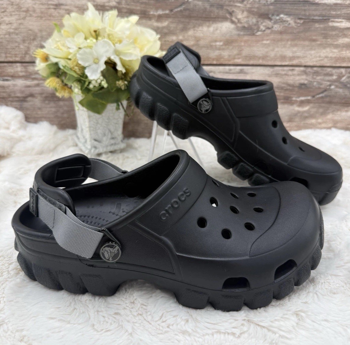Crocs Offroad Sport Clogs Unisex M5/ W7 Black Gray Adjustable Strap Comfort NWOT
