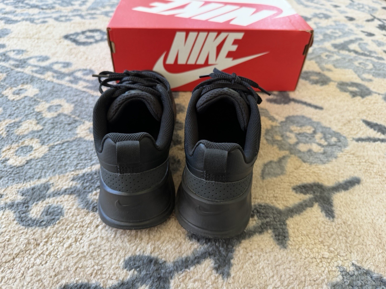 Nike Air Max Nuaxis Mens Size 8 Triple Black Running Sneakers Trainer Shoes