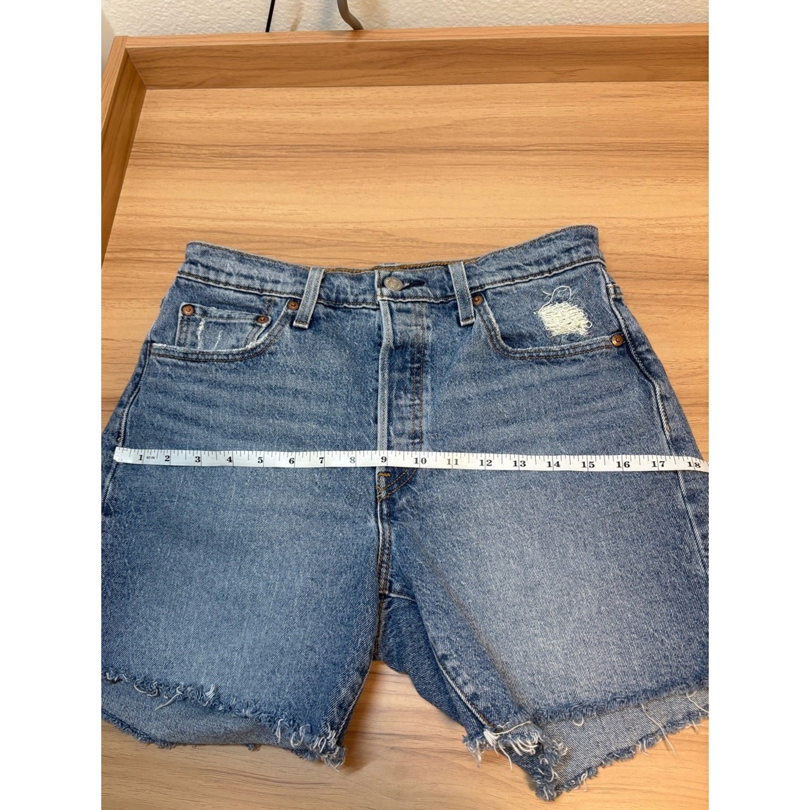 Levi’s Premium Distressed Cutoff Denim Shorts Blue Raw Hem Button-fly Size 28