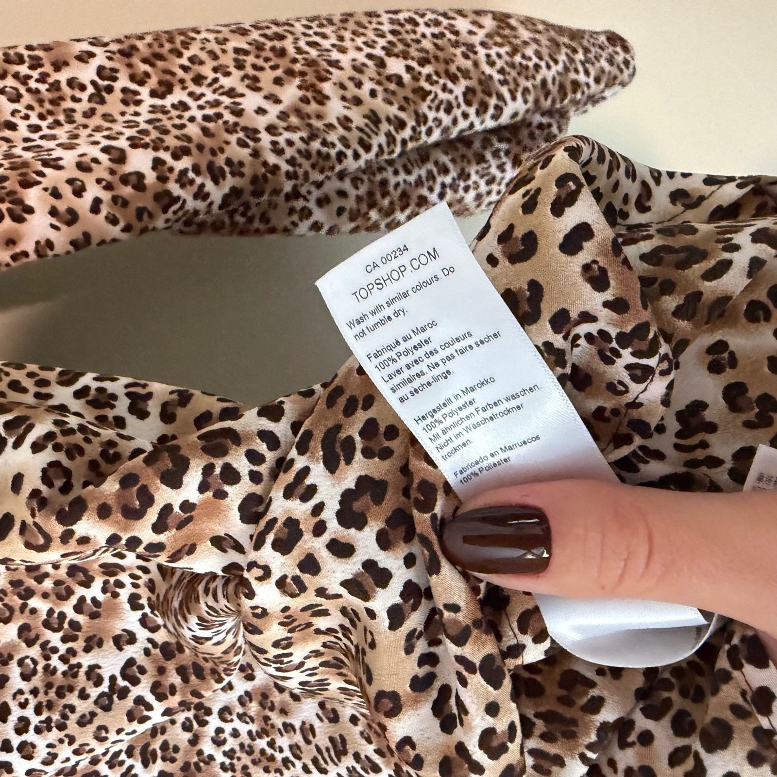 TOPSHOP Leopard Print Ruffle Mock Neck Long Sleeve Blouse Women Size 4