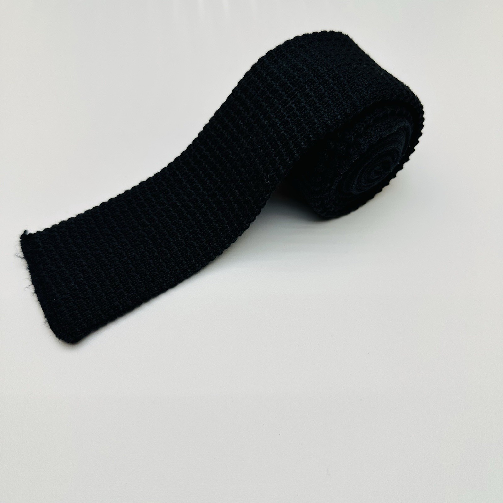 Royal Knights Joslins Square End Wool Men’s Tie Blue 2 1/4 x 53 T144