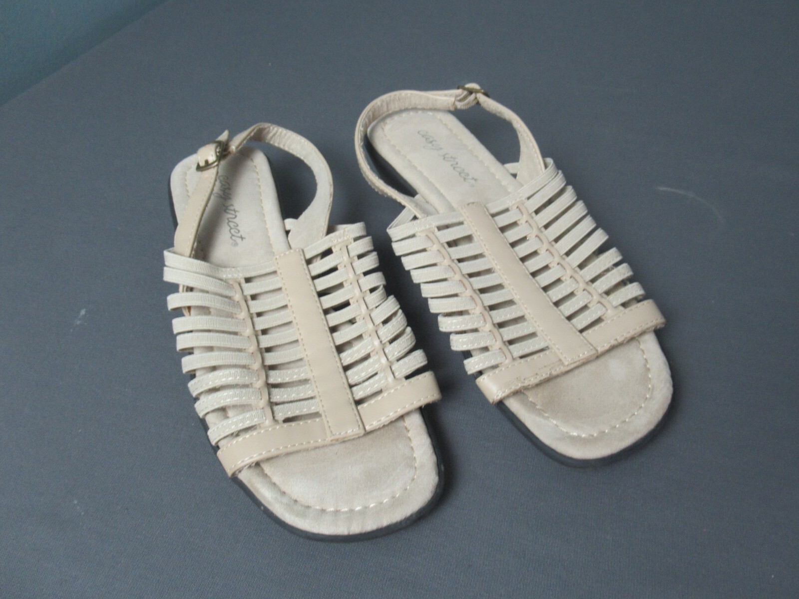 Easy Street Women’s Beige Sandals – Sz 6 1/2M – Man Made Material – 142