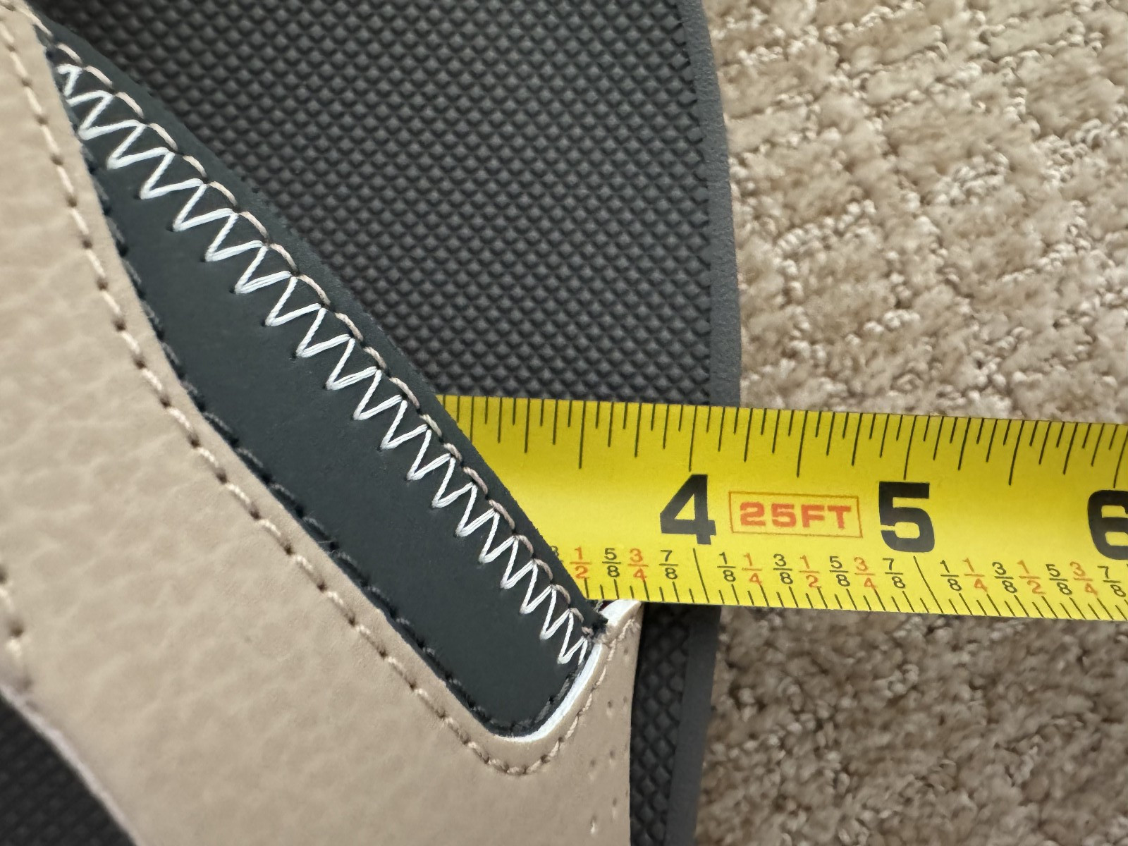 REEF Cushion Fanning Mens Sandals Flip Flops, Tan/Grey Men’s Size 11 – NEW!