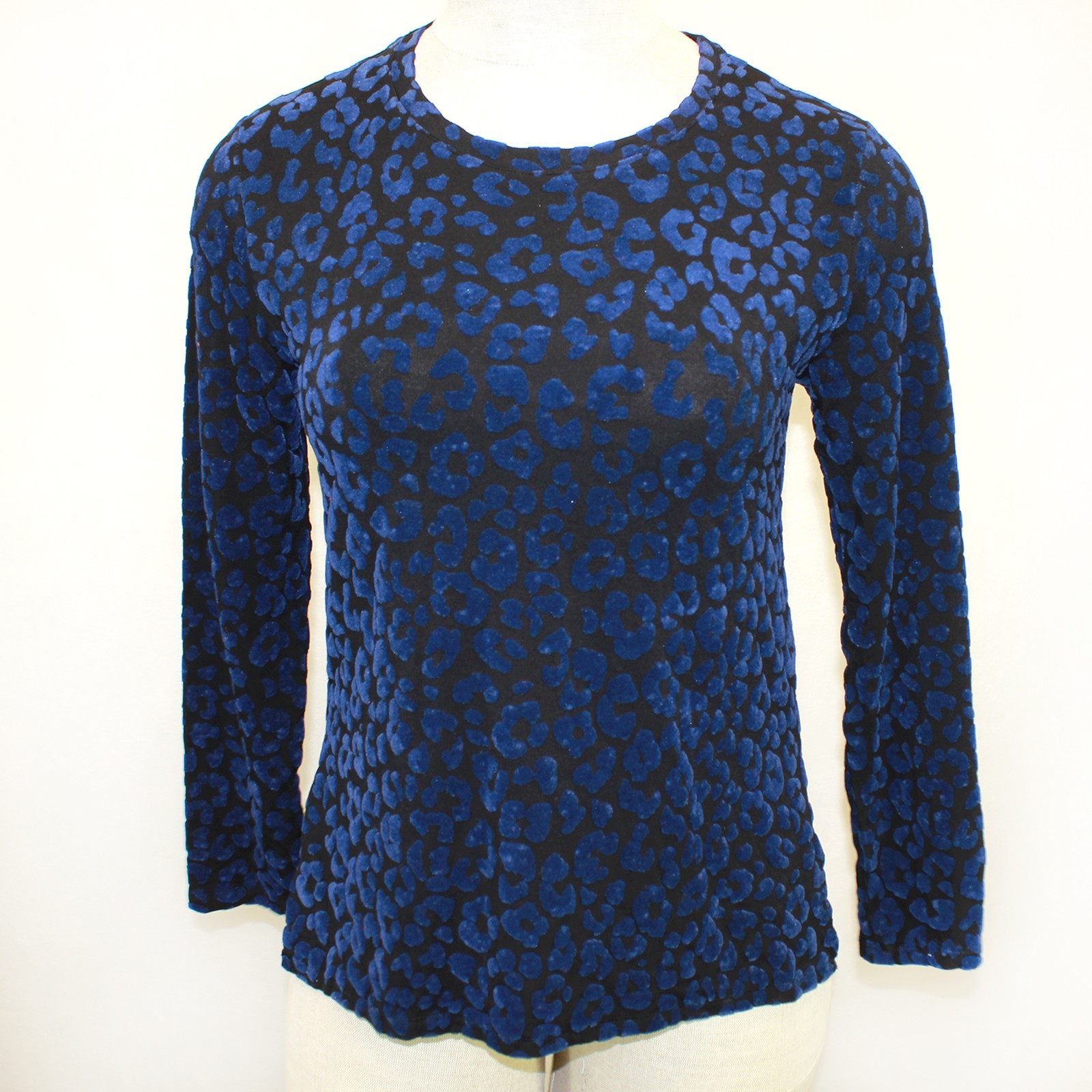 Majestic Filatures soft French touch velvet deluxe sweatshirt size 3 Large