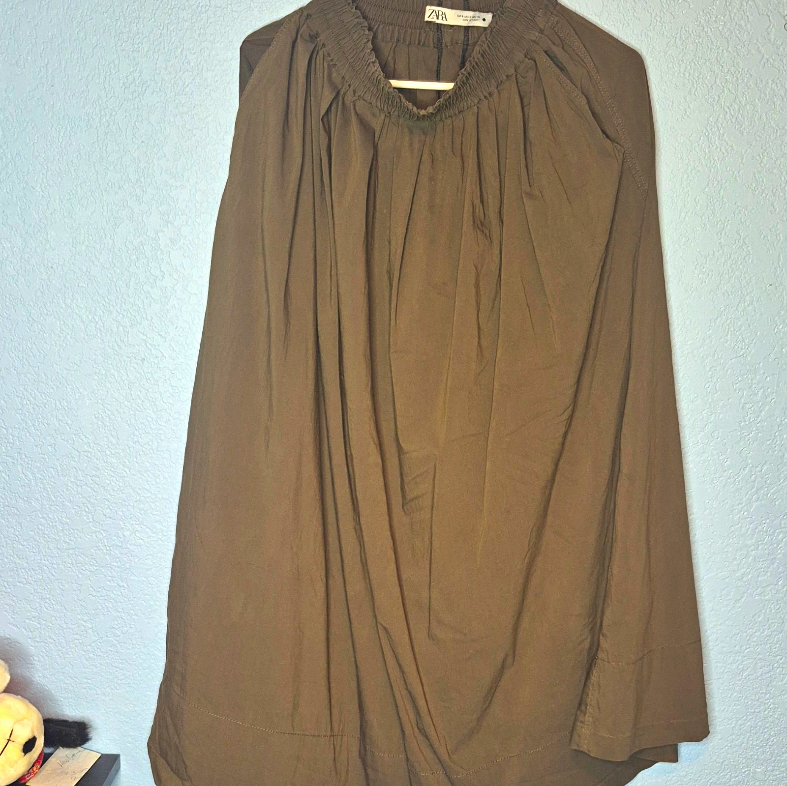 ZARA Women’s S Gray Solid Woven Off Shoulder Smocked Long Sleeve Blouse