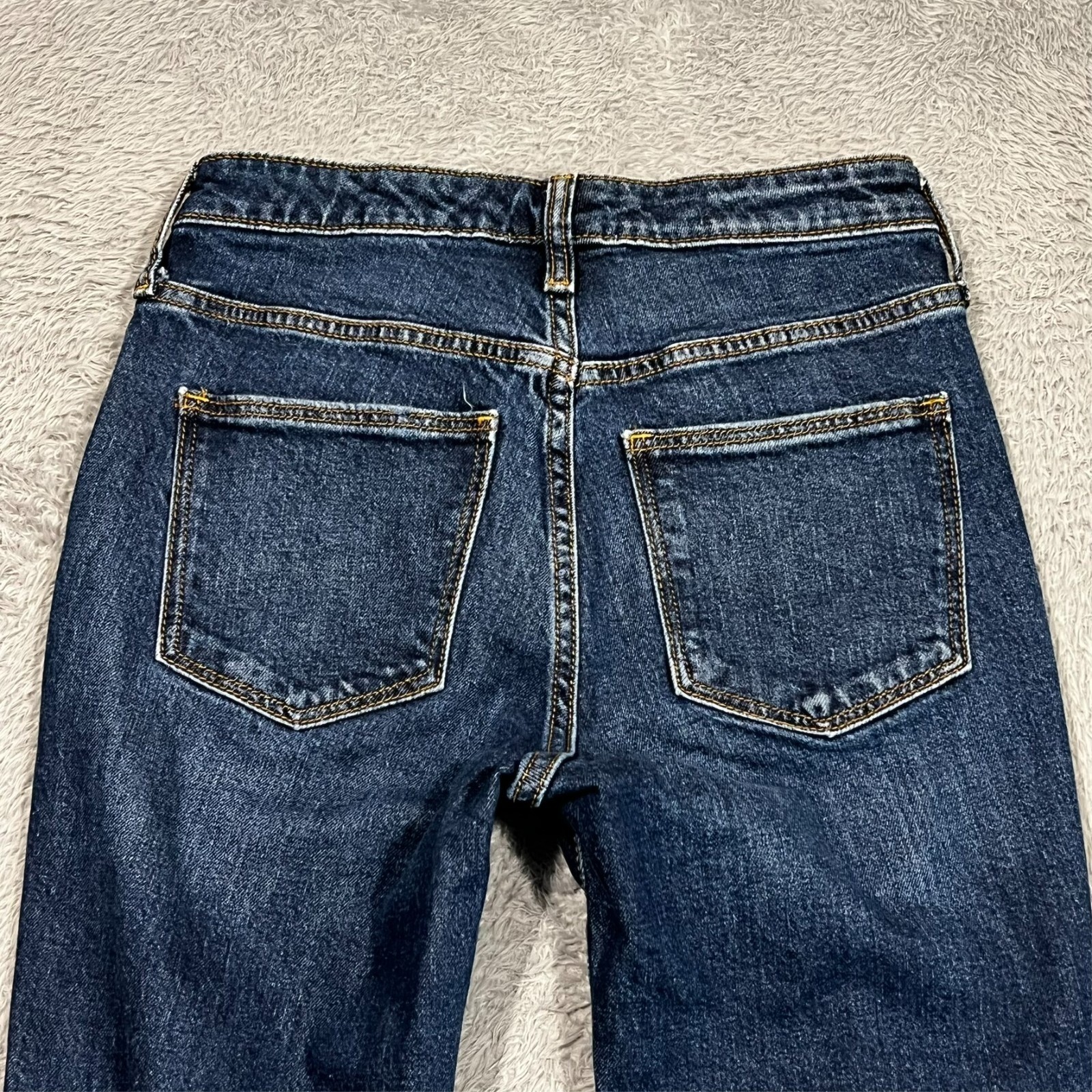 Universal Thread Jeans High Rise Slim Straight Distressed Dark Wash Womens 2/26R