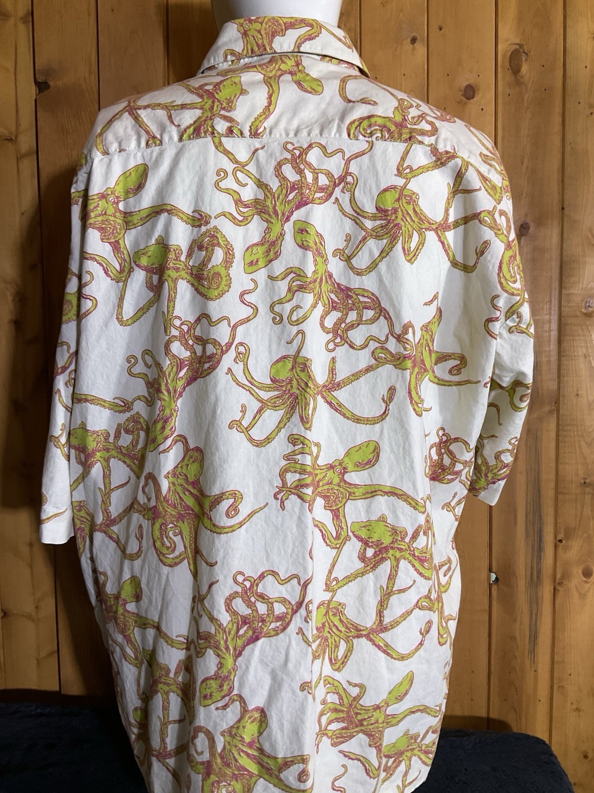 EBAY store Embroidered Logo Octopus Short Sleeve Button Down Shirt Size XL