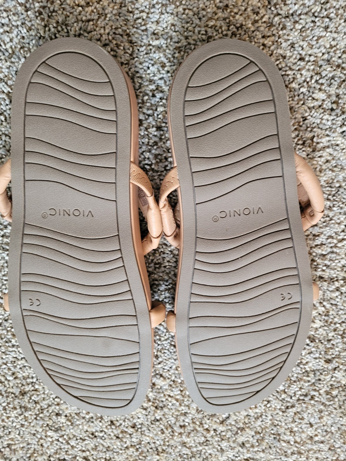 Vionic Beige Strappy Flat Sandals Synthetic Buckle Women’s US 11 M
