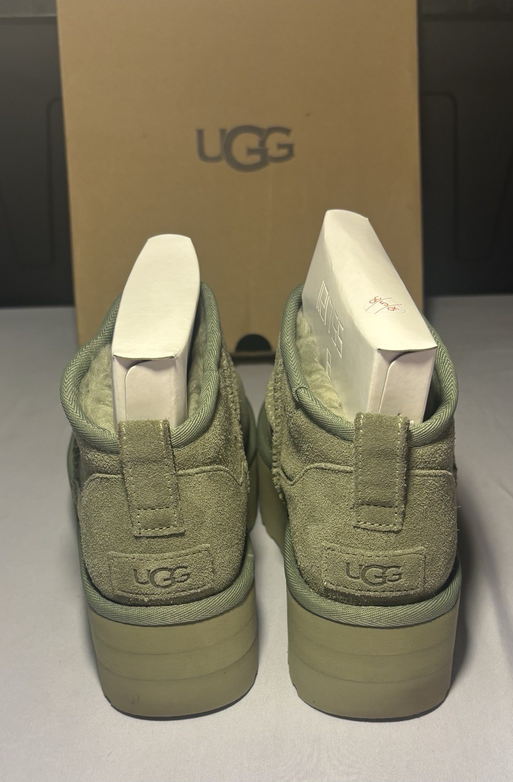 UGG Classic Ultra Mini Shaded Clover Water-resistant Suede Platforms W Size (8)