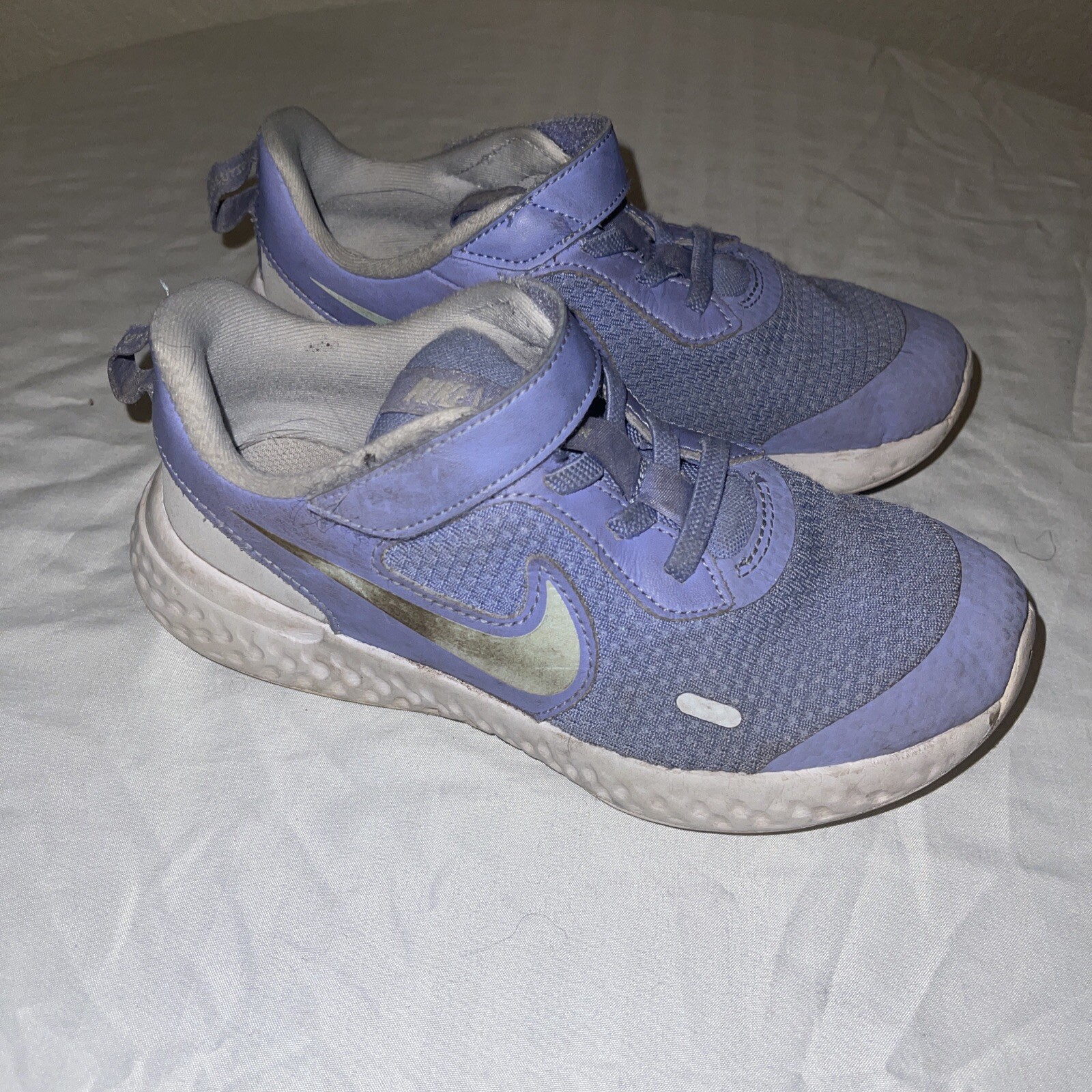 NIKE REVOLUTION 5 SZ 13.5C LIGHT THISTLE WHITE CHARDON LEGER PSV BQ5672-500