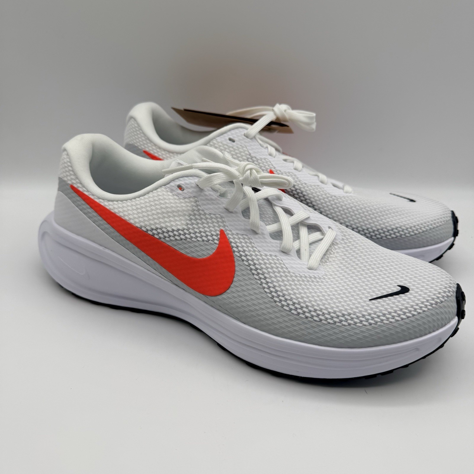 Nike Revolution 8 Men’s Running Shoes Size 11 White/Bright Crimson HJ9198-102