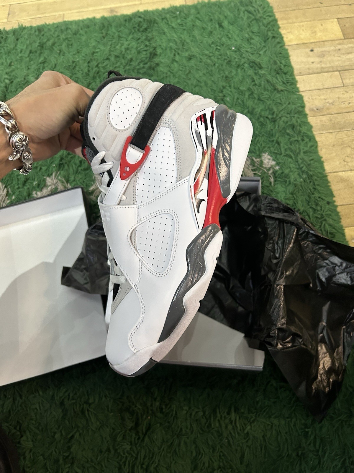 Size 11 – Air Jordan 8 Retro 2025 Bugs Bunny