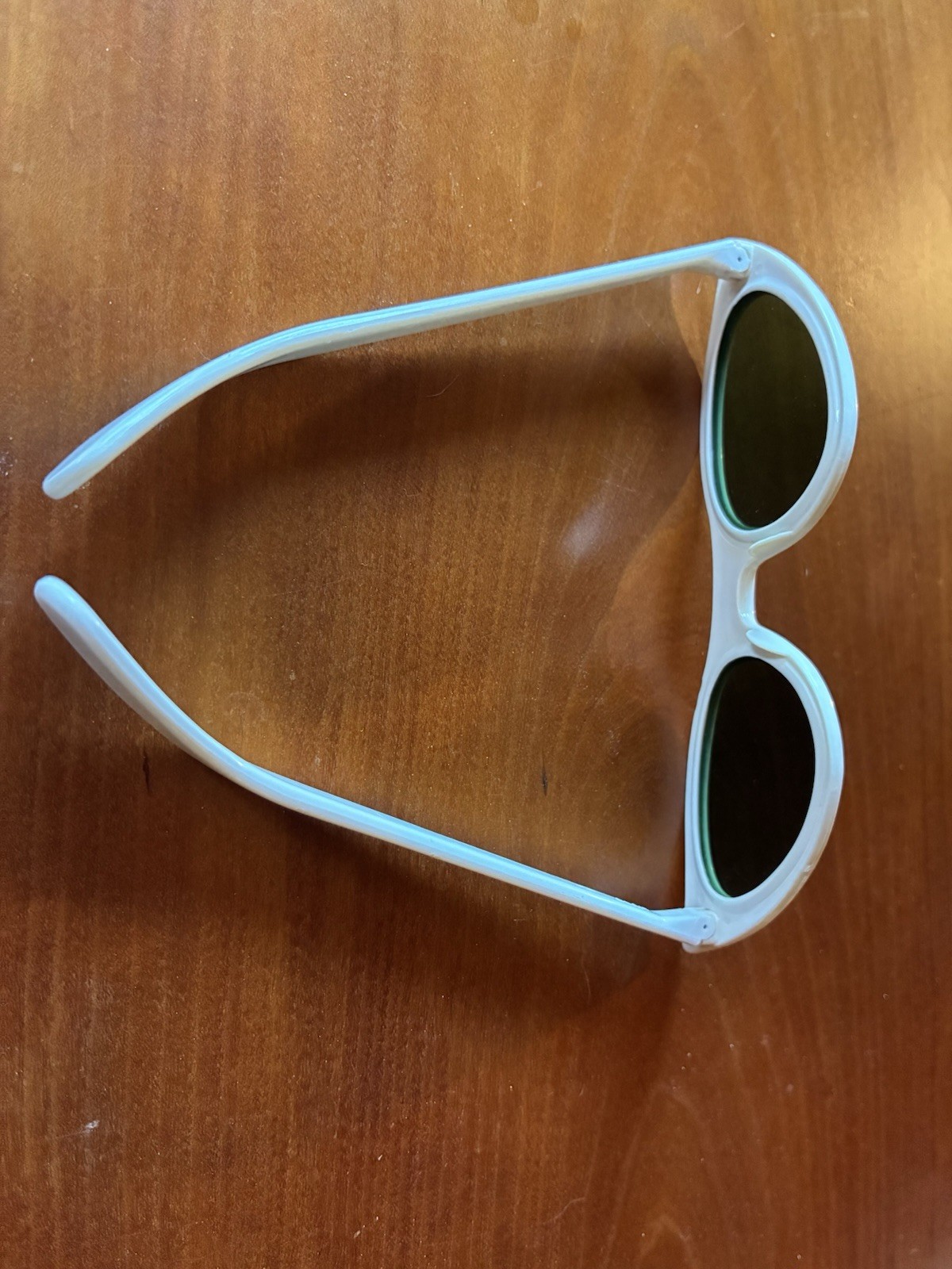 Vintage FG Foster Grant Cat Eye White With Biack Rhinestone Sunglasses USA