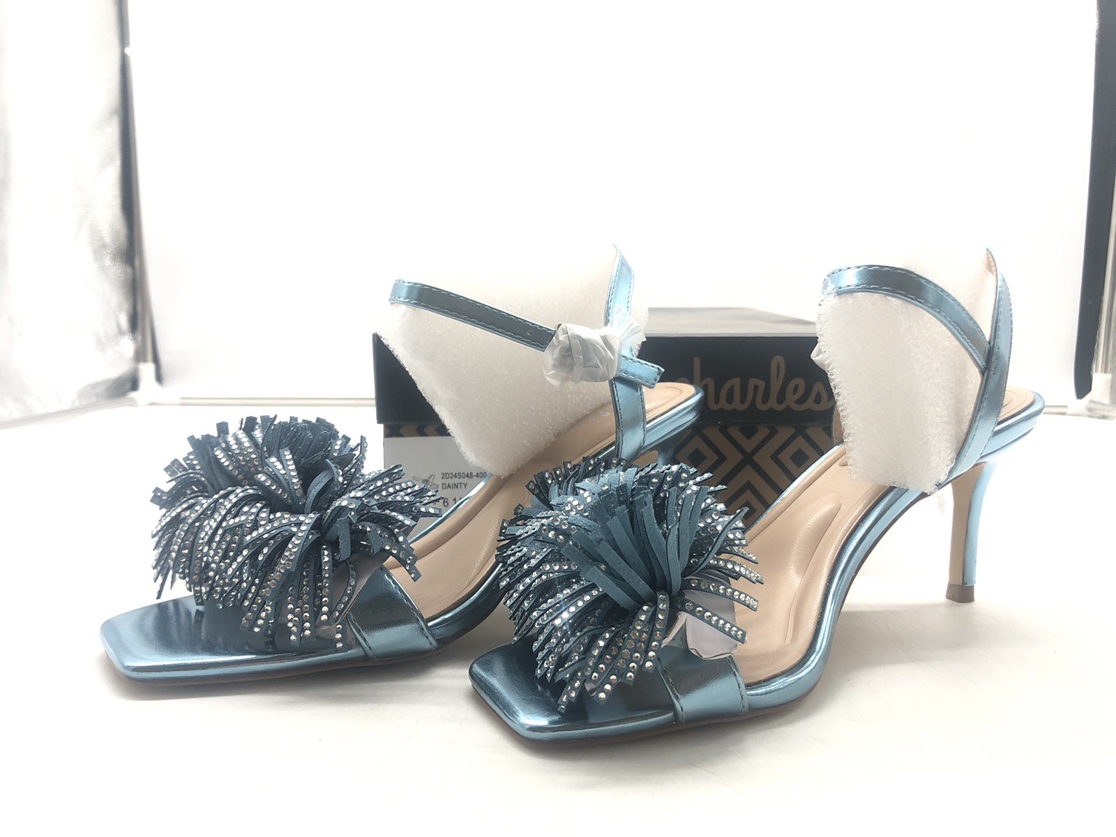 Charles by Charles David Women’s Dainty Baby Blue Metallic Smooth Size 6.5 M