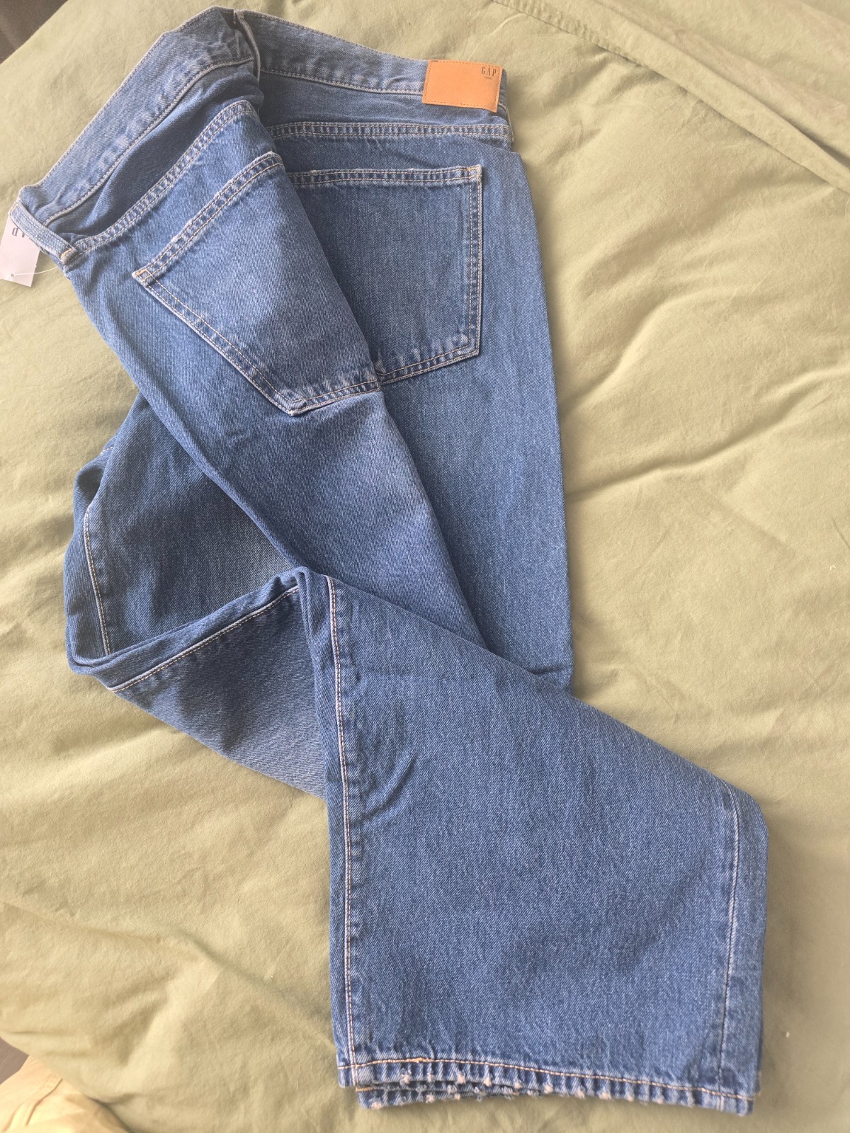 NWT GAP X HAILEY BIEBER The Hailey Extra Baggy Jean – Light Indigo – 33 (16 R)