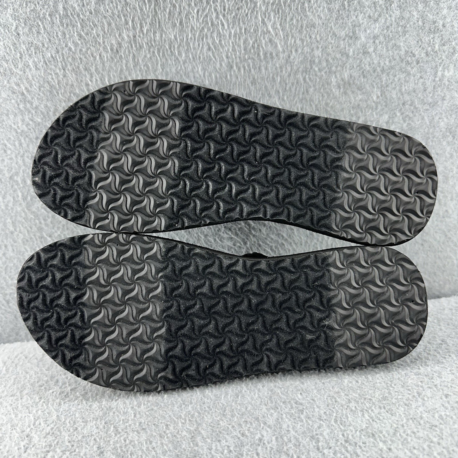 Teva Olowahu Flip Flop Sandals Women’s Size 8 Black Strappy Mush Footbed Slip On