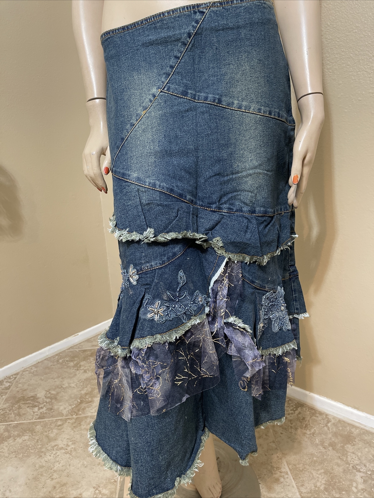 Women’s Blue Denim Cotton Casual Beaded Embroidered Boho Size S(4-6) Skirt 9004