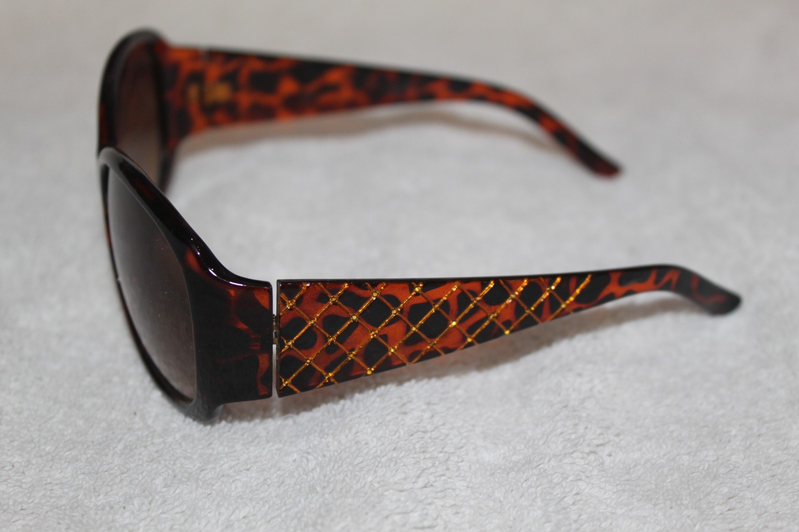 Women’s Oversized Tortoise Shell Sunglasses – Brown Gradient Lenses