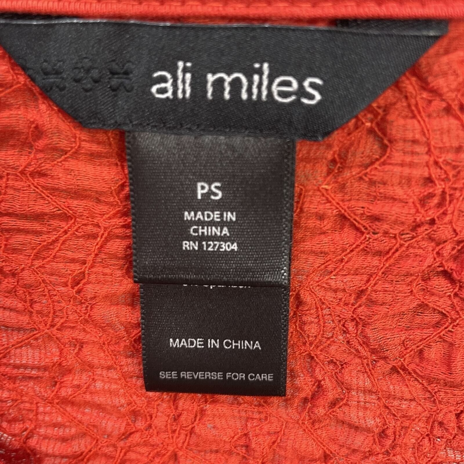 Ali Miles Textured Crinkle Top Womens Petite Small Red Blouse Roll Tab Sleeve