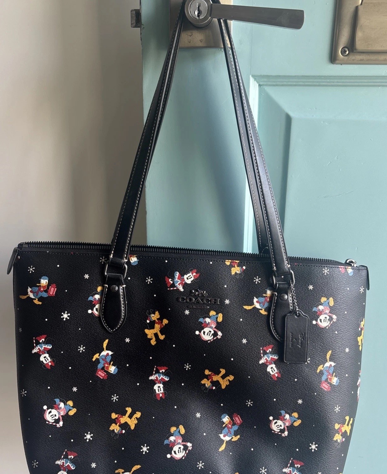 Coach x Disney CM189 Gallery Tote Black Holiday Mickey Donald Pluto NWT