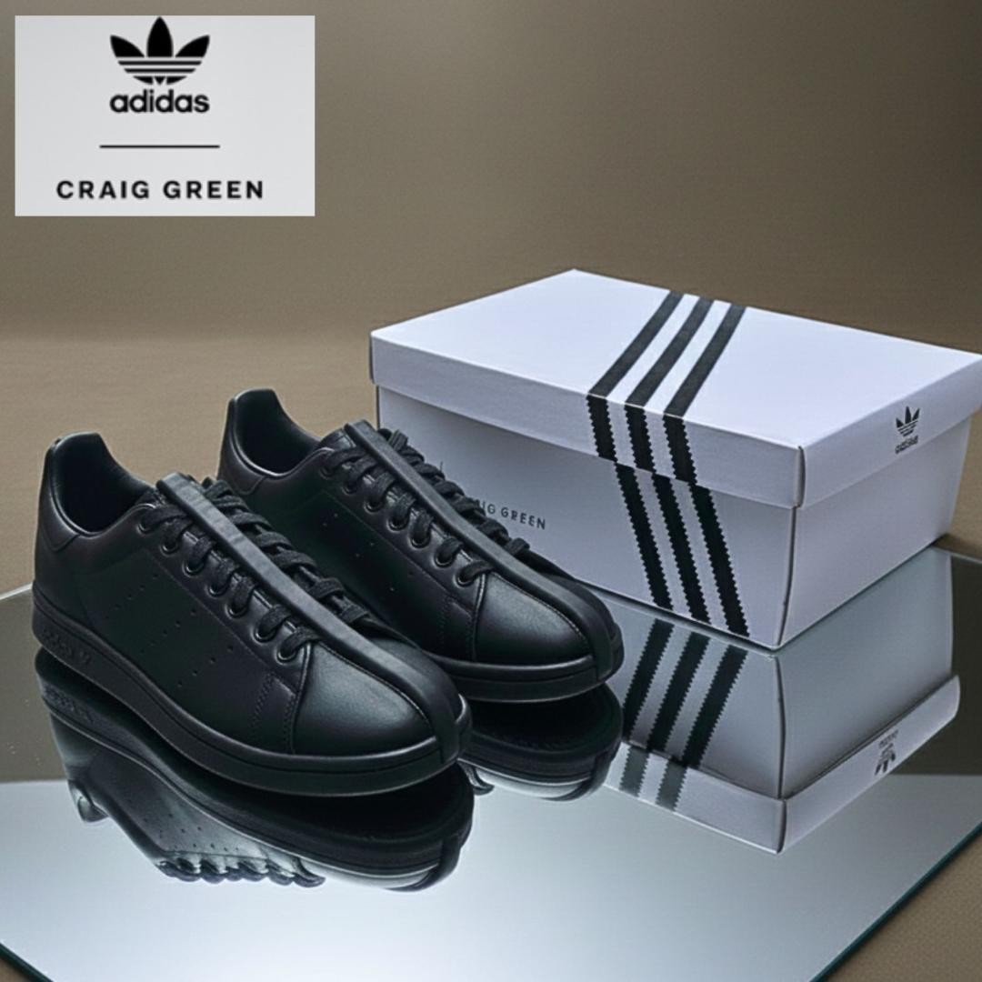 A classic split in half Collaboration Stan Smith black 10