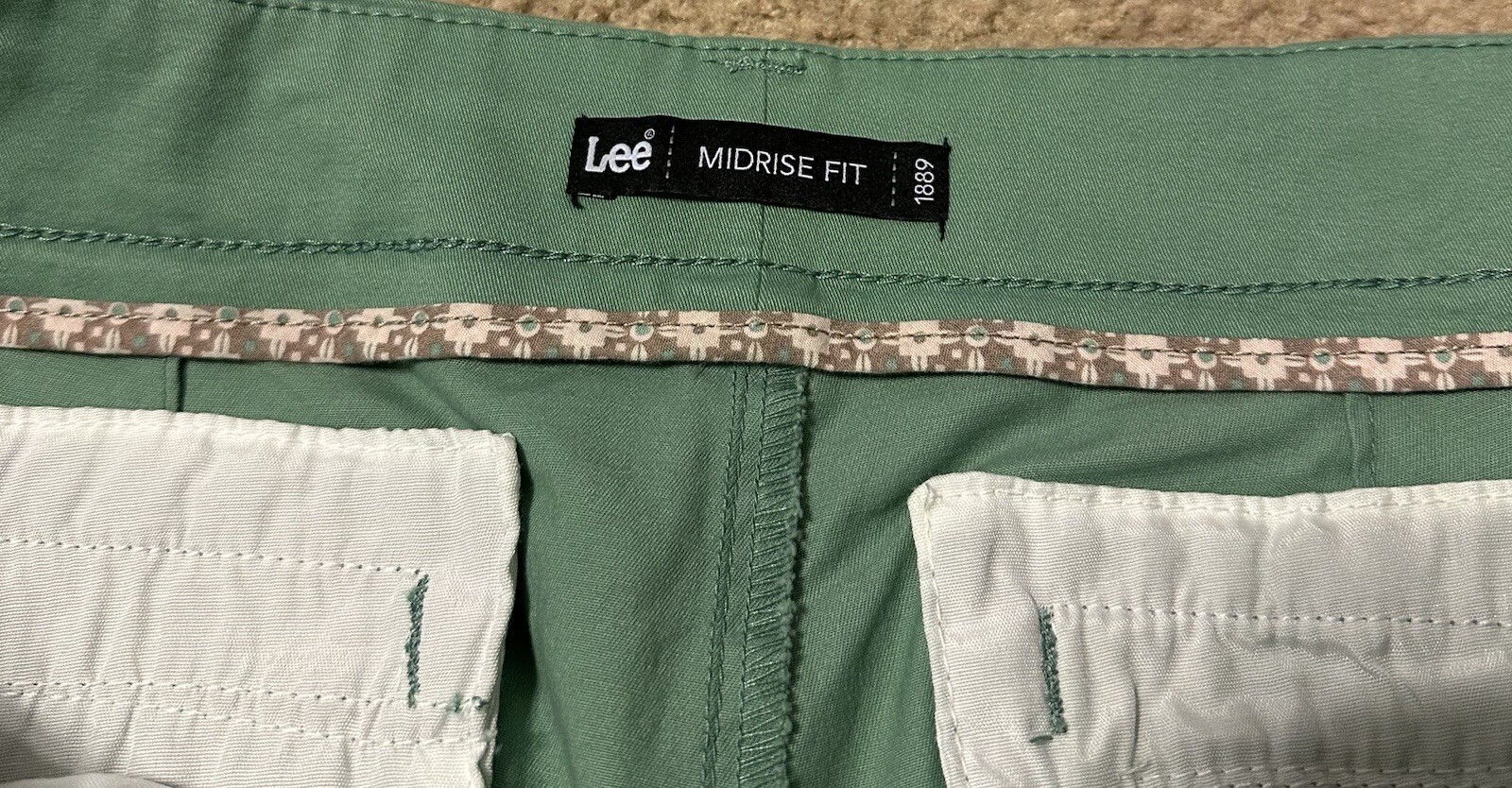 LEE Capri Size 18W Spearmint Green Mid Rise Fit Cropped Pant New Nwt!