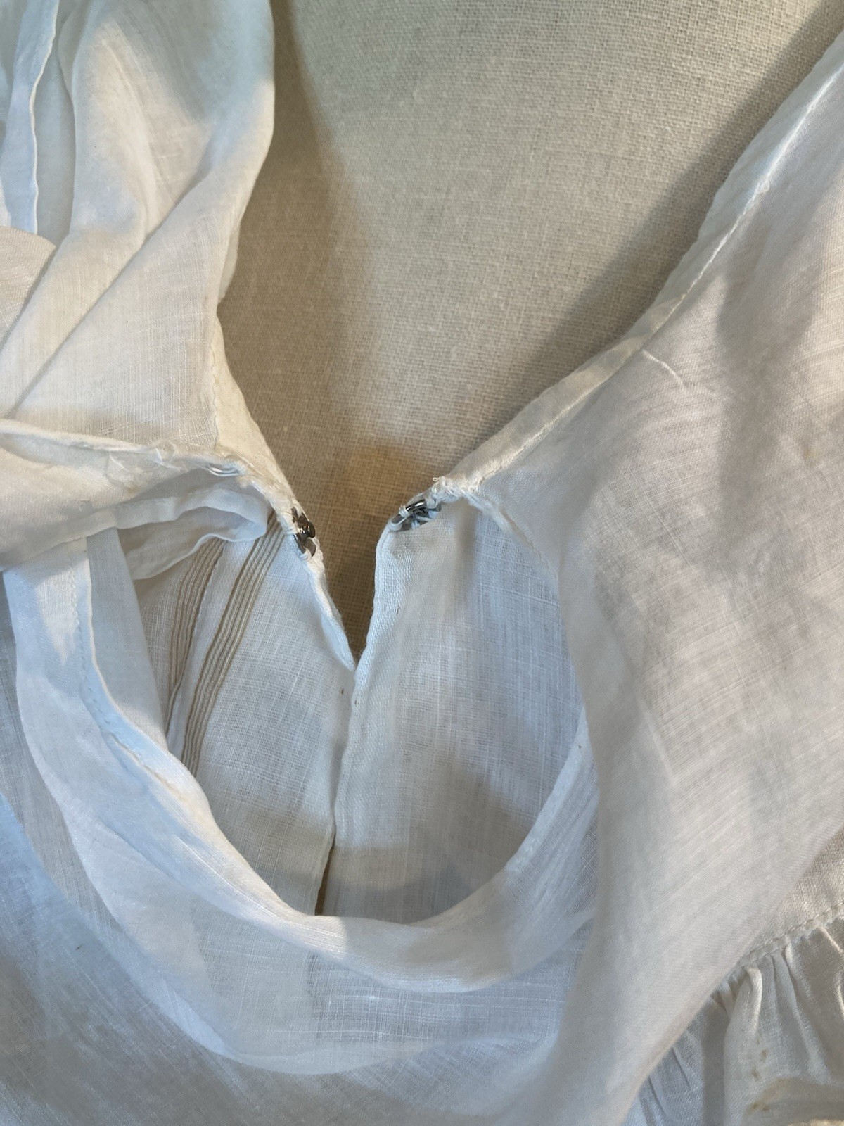 Victorian Edwardian 1890s 1900s thin cotton print dress ties cross in front