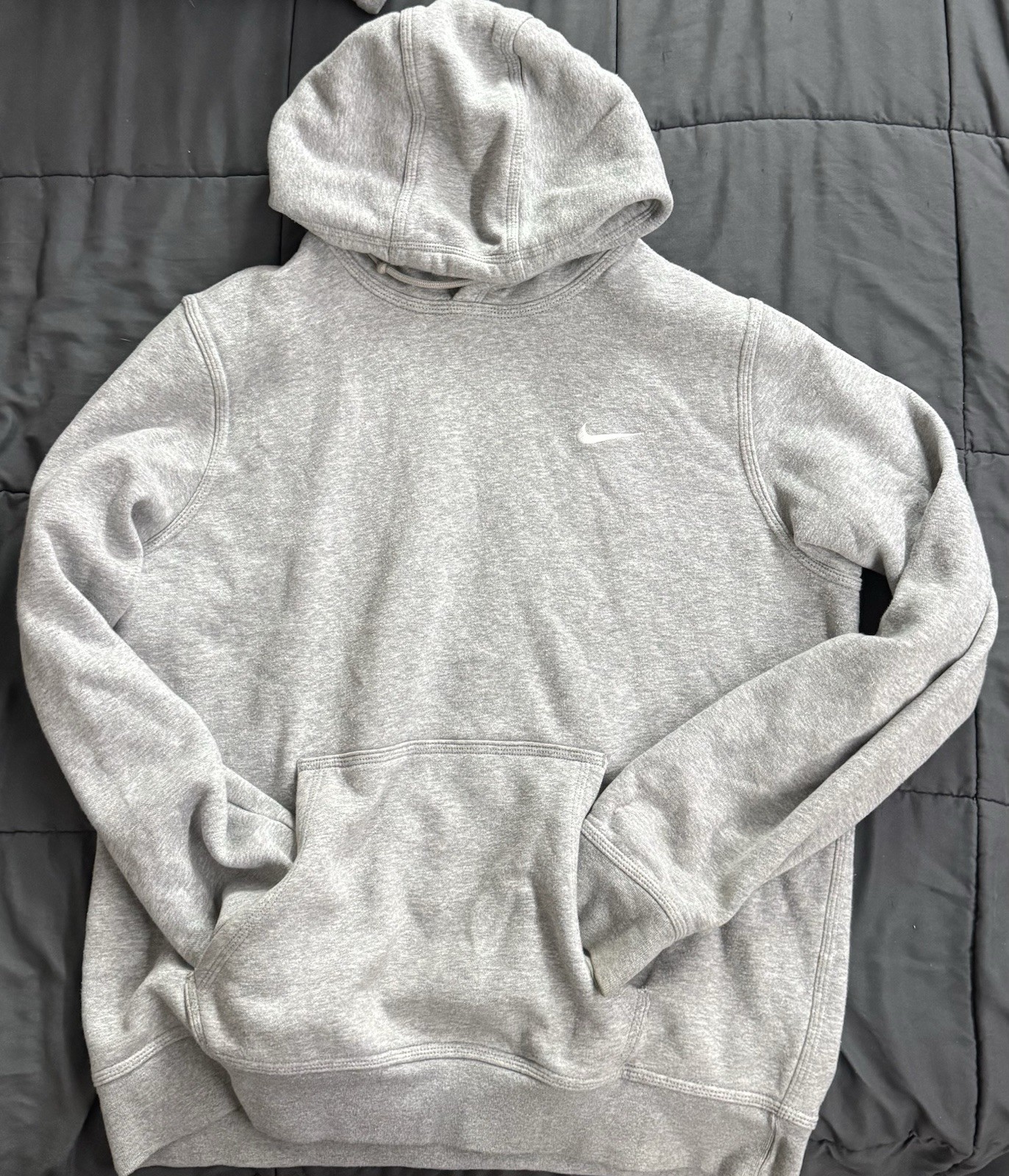 Nike Men’s Gray Pullover Hoodie Fleece Logo Pocket Long Sleeve Size L