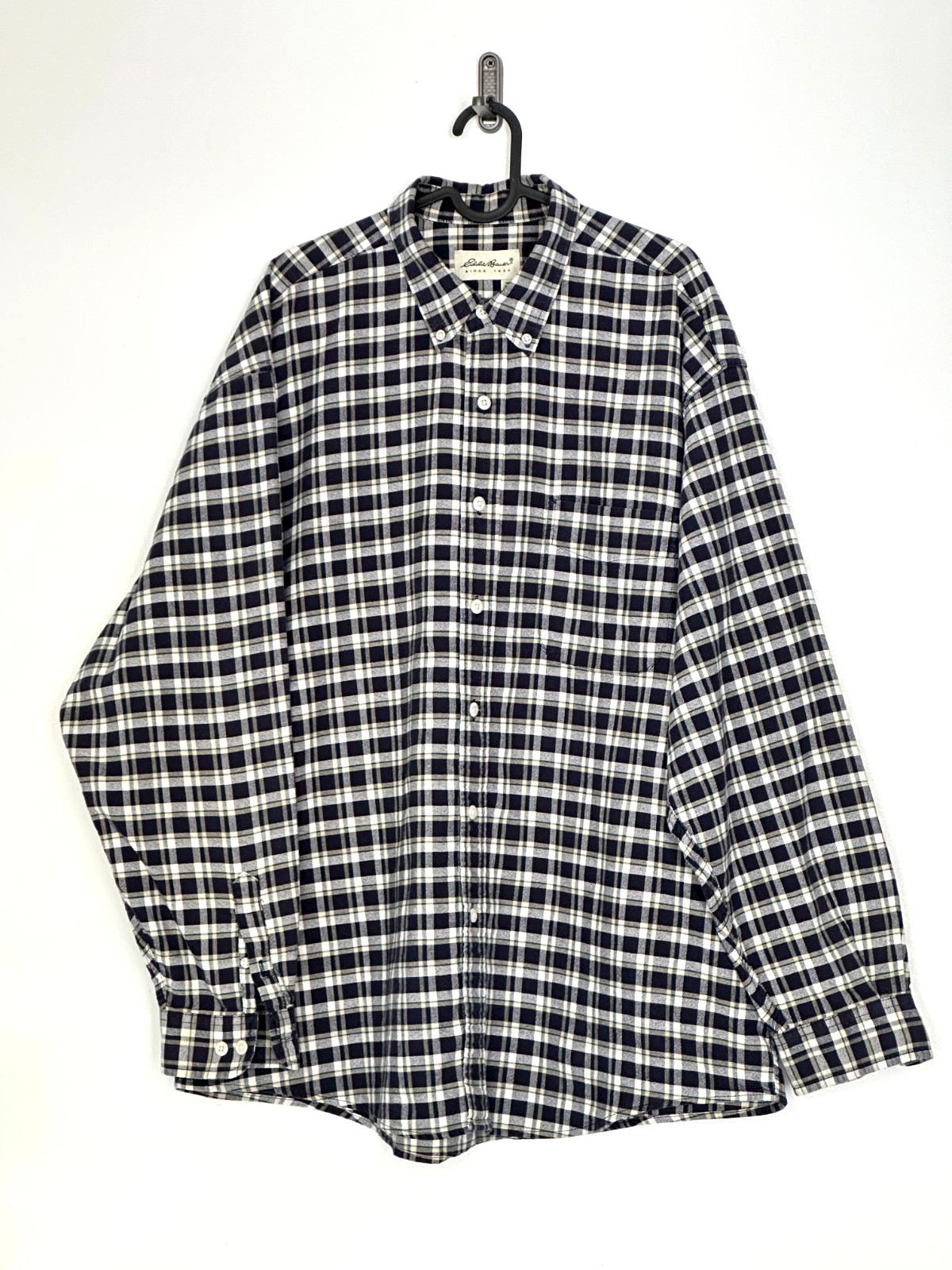 Eddie Bauer XL Men’s Navy Cream Plaid Button Front Shirt Cotton Long Sleeve