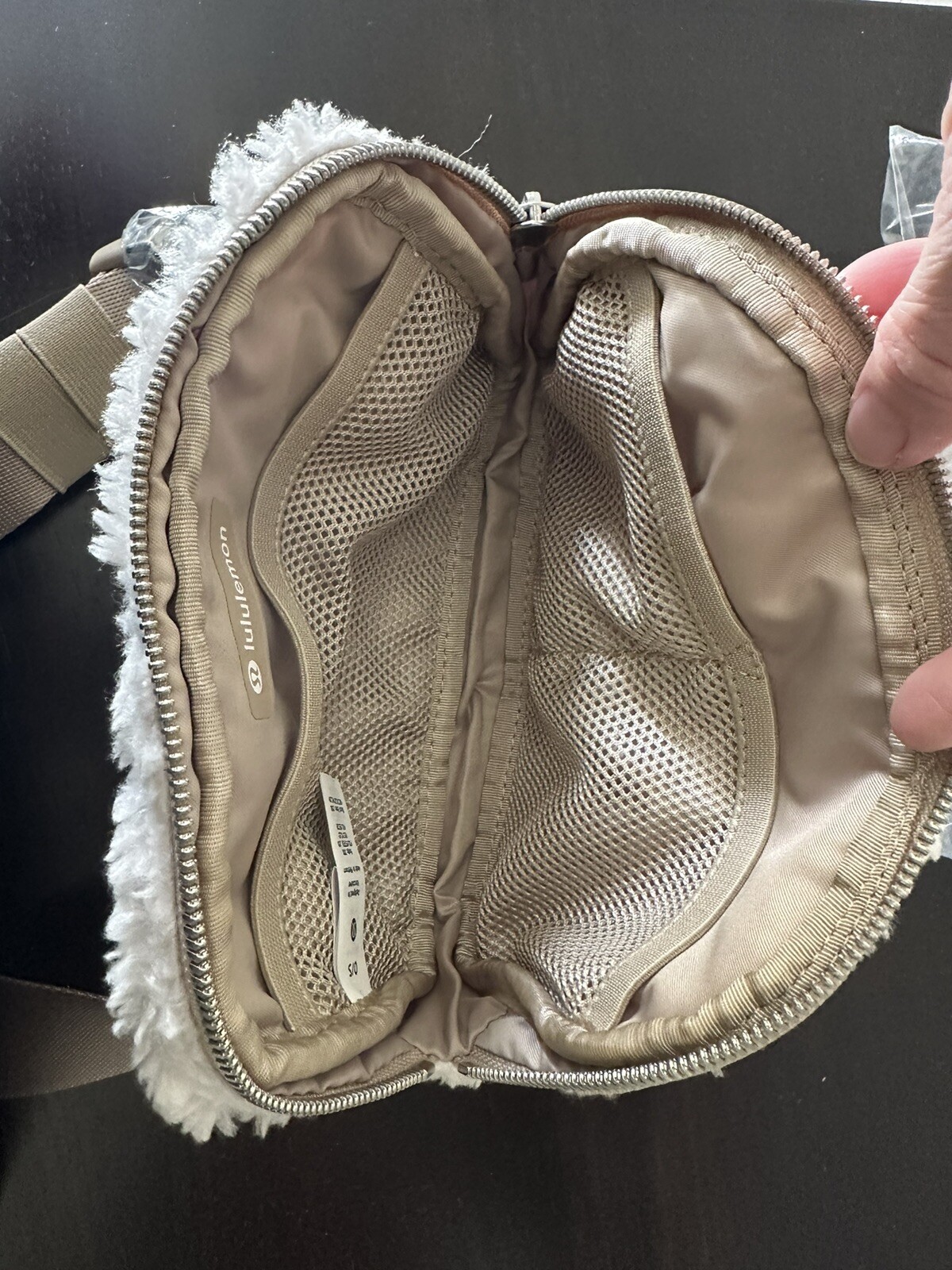 Sealed- Lululemon Everywhere Fleece Belt Bag Natural Light Ivory Trench Fur