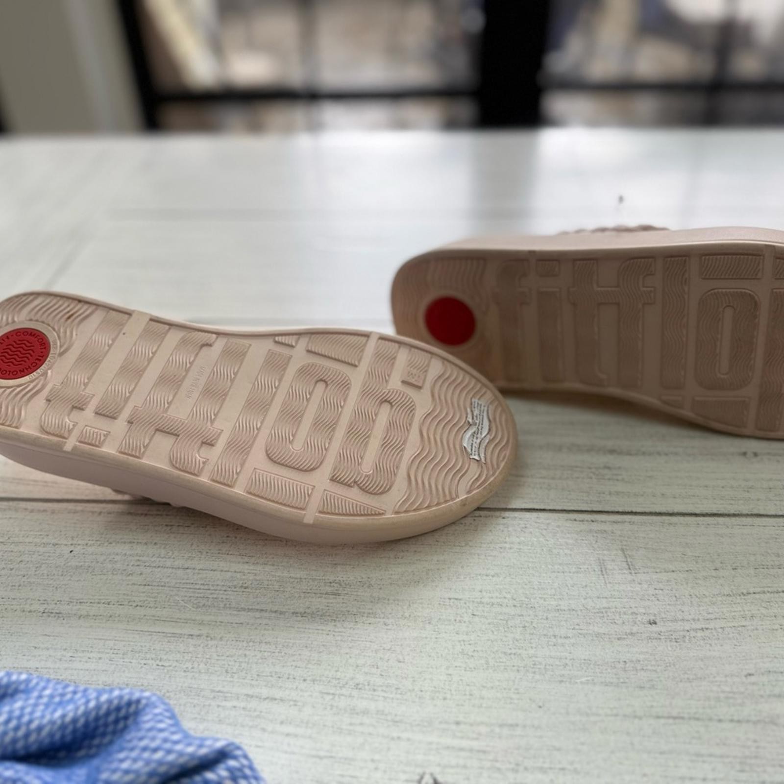 FitFlop F-mode woven leather platform Sandals – sz 10 in light pink