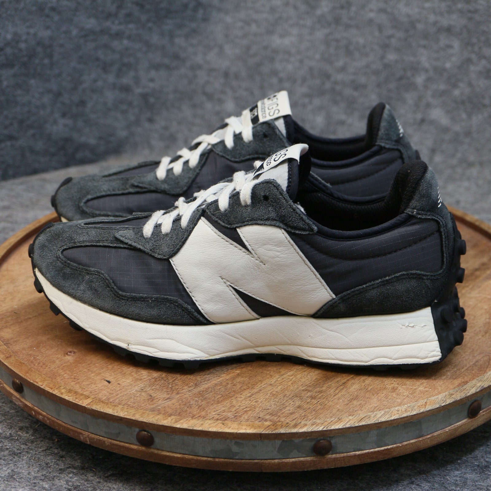 New Balance 327 x FIGS Womens Size 9.5 DBlack White Ripstop Shoe Sneakers U327FB