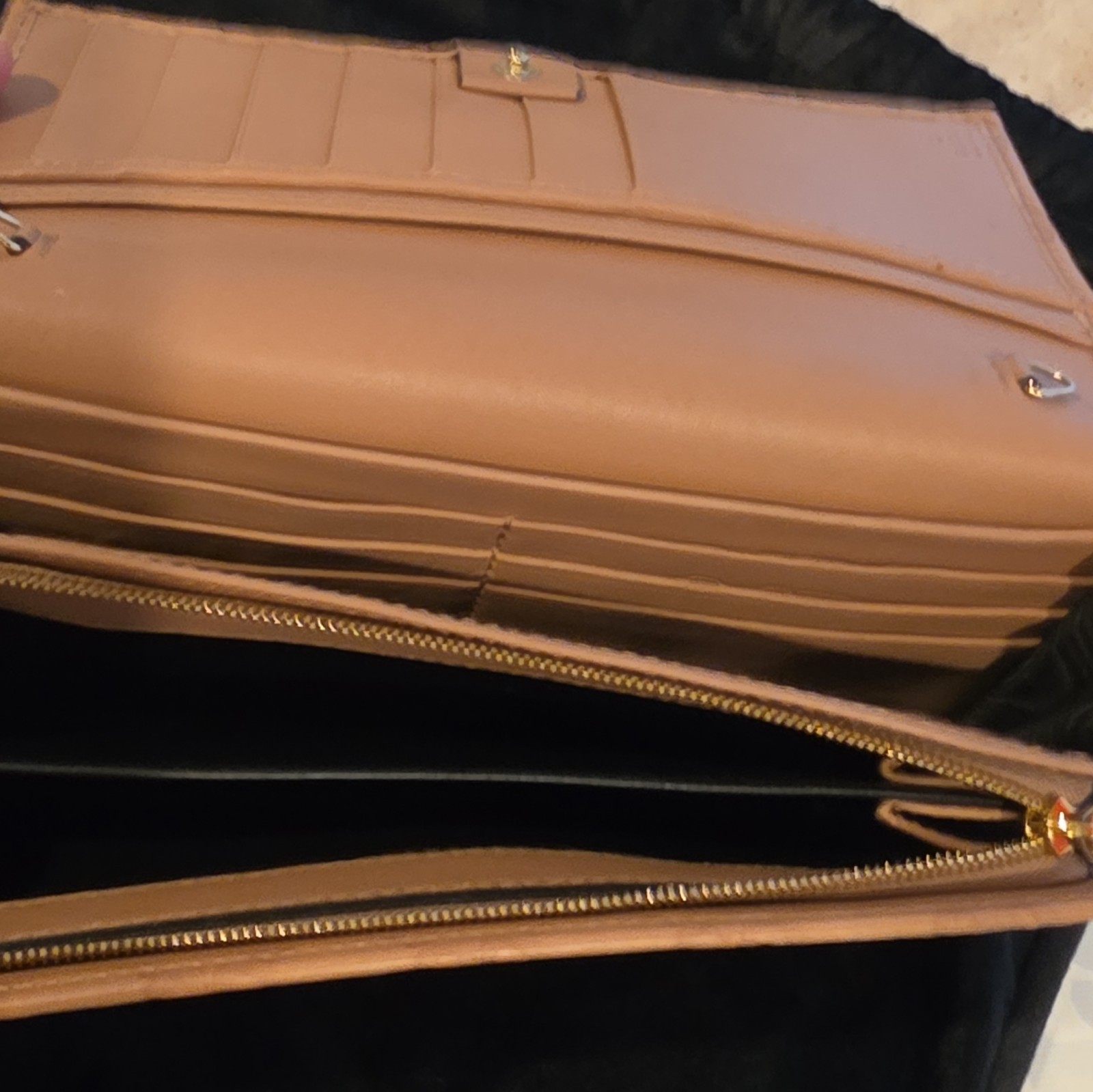 Gucci Women’s Brown Guccissima Logo Tassel Folding Credit Card Wallet