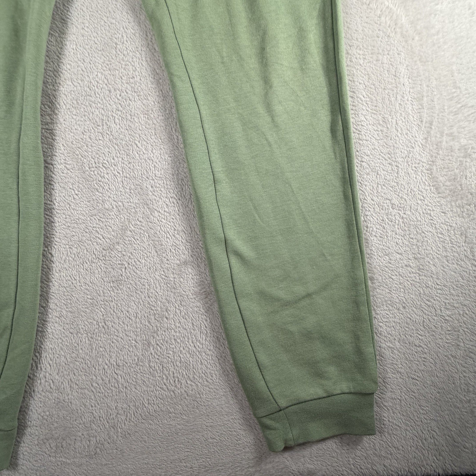 Gymshark Crest Joggers Mens Medium Green Sweatpants Zip Pocket Athletic Logo