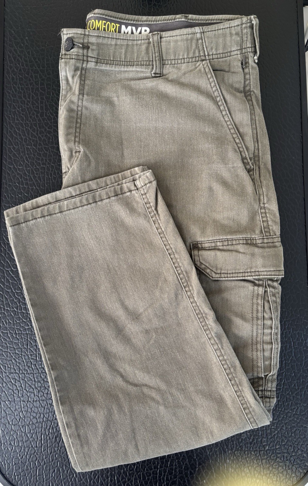 Lee Extreme Comfort Men’s Straight Fit Cargo Pants Gray Canvas Stretch 40W
