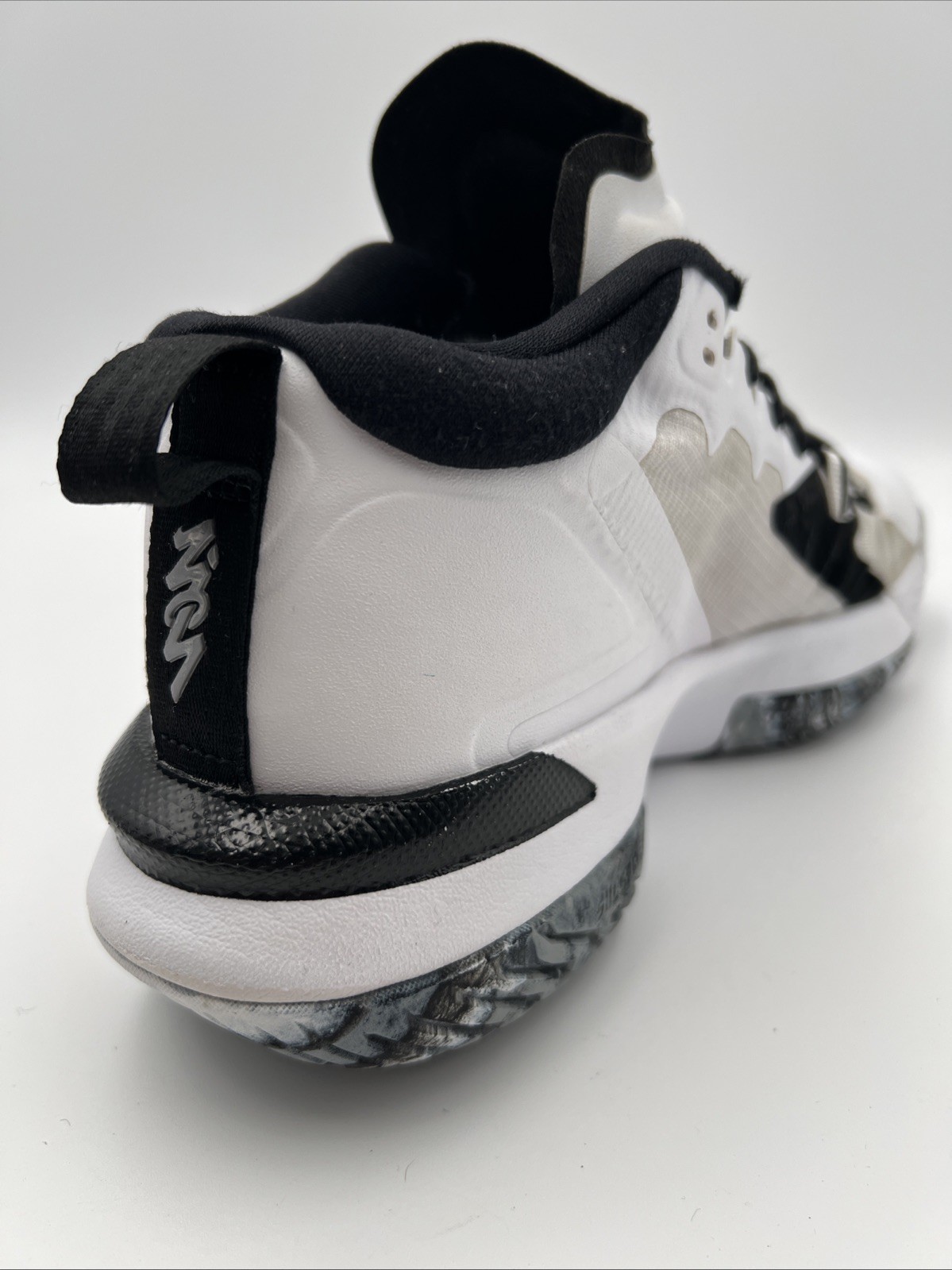 Nike Jordan Zion 1 TB White Black Basketball Sneakers Men’s 8.5 GUC DC4208-100